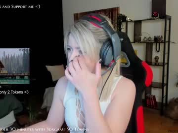 webcam girl kimilee22 today image #1445572