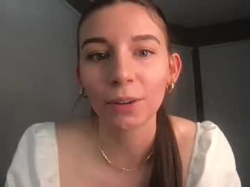 webcam girl heidihotte today image #3933194
