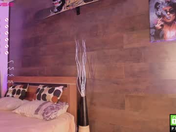 webcam girl yolandabertha today image #3763287