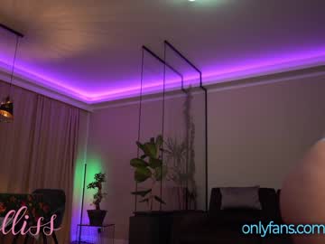 webcam girl aalliss today image #1093832