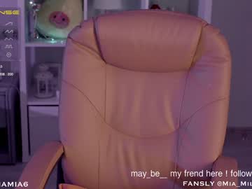 webcam girl mia_milagros today image #3142112
