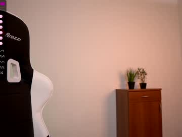 webcam girl laraslife today image #2126107