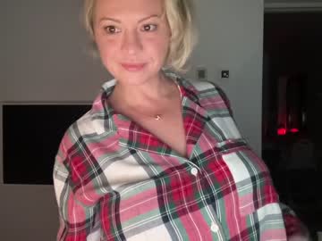 webcam girl kiradivine today image #2723655