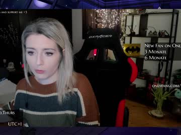 webcam girl kimilee22 today image #3747885