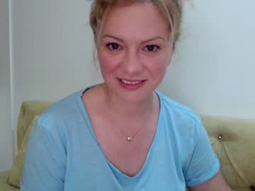webcam girl kiradivine today image #1919893