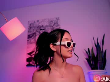 webcam girl alicia_uwu today image #2971103