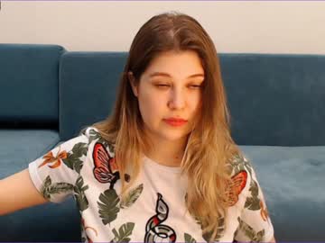 webcam girl milasweet18 today image #3170720