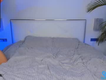 webcam girl lonelyflowerr today image #3698039
