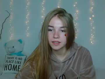 webcam girl little__cherrry today image #2490738