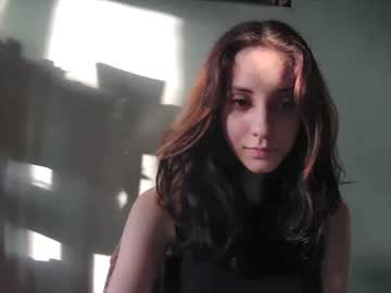 webcam girl alice_shy2 today image #2429440