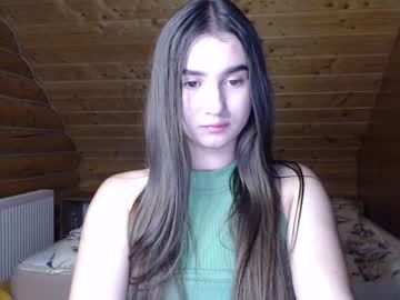 webcam girl sara_mi17 today image #2772239