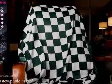 webcam girl bestblondiiecb today image #3001597