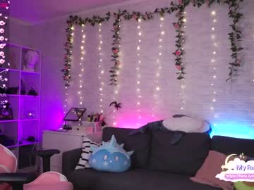 webcam girl holliwould_ today image #2452075