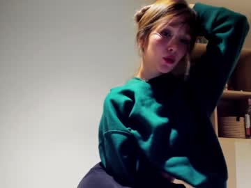 webcam girl ellie_leen today image #1333640