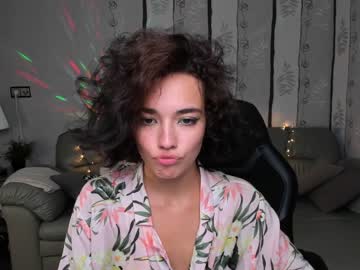 webcam girl ella_flare today image #2617758