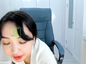 webcam girl lee_yoona today image #1021489