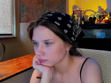 webcam girl ketlinrous today image #1423196