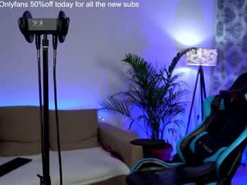 webcam girl naughtyrider69 today image #901423