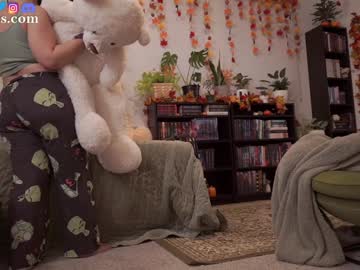 webcam girl serareads today image #4042283