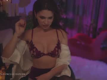 webcam girl lucieoude_ today image #3242158