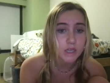webcam couple thiskittyinheat today image #3106411