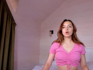 webcam girl darling_kira today image #2606077