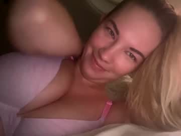 webcam girl mariah95 today image #3071479