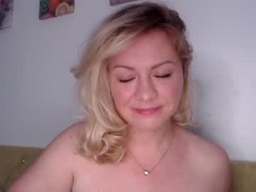 webcam girl kiradivine today image #1955872