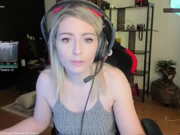 webcam girl kimilee22 today image #1661199