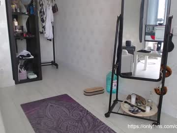 webcam girl _mllymoore_ today image #2311804