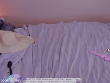 webcam girl runesy today image #2455030