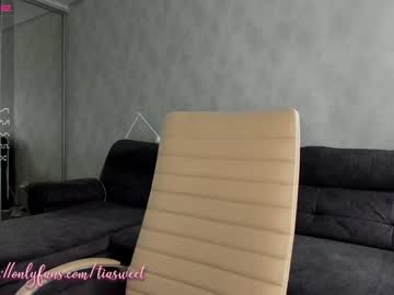 webcam girl tia__moon today image #1647645