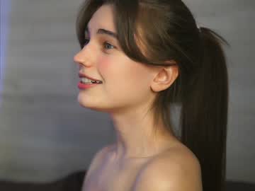 webcam girl hoolybunny today image #1302970