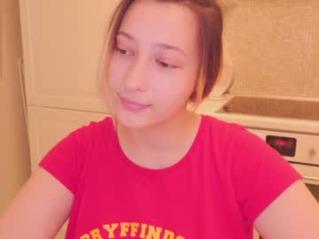 webcam girl aveksmr today image #2244723