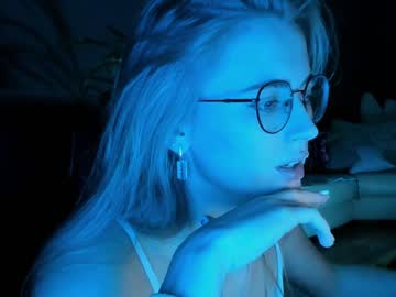 webcam girl linellali today image #2924365