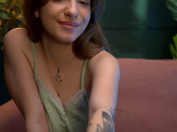 webcam girl yours_lola today image #1280000