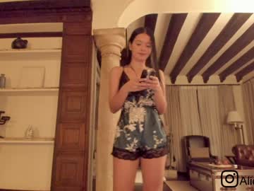 webcam girl alicia_uwu today image #3114130