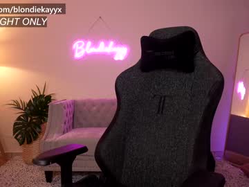webcam girl blondiekayy today image #2022078
