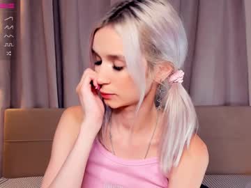 webcam girl shellymang today image #2830087
