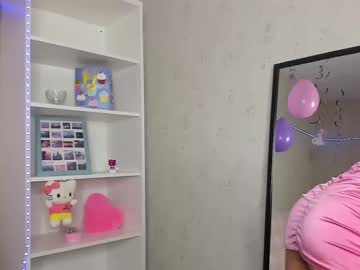webcam girl emilymilkenn today image #647901