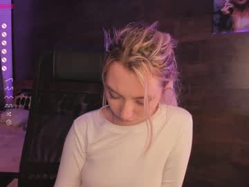 webcam girl yolandabertha today image #3678414