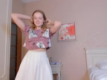 webcam girl emelianae today image #3963071