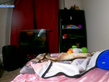 webcam girl milkyredclover today image #587204