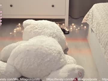 webcam girl mia_milagros today image #2712022