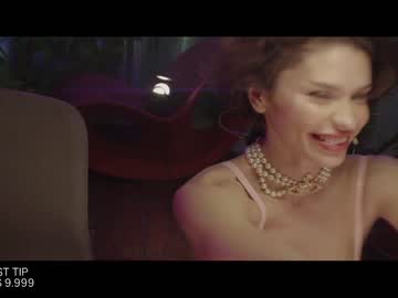 webcam girl lucieoude_ today image #3772735