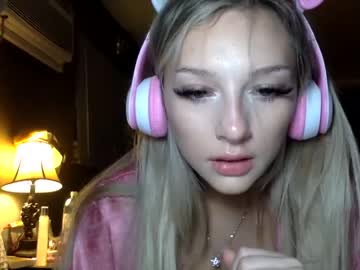 webcam girl katlatte today image #3981317