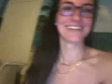 webcam girl littlered6 today image #3997668