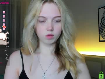 webcam girl small_blondee today image #3687487