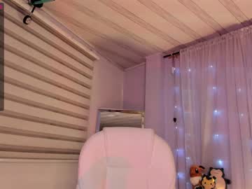 webcam girl maxinegh_ today image #1418721