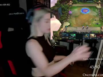 webcam girl kimilee22 today image #3032223